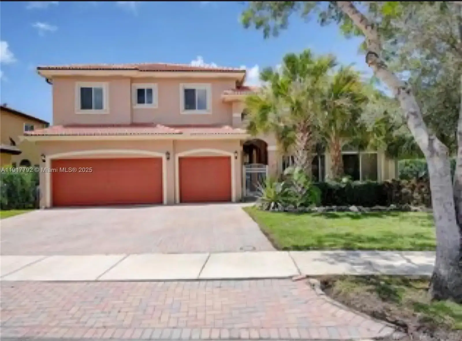 5 bedroom 4 bath Residential for sale at 1906 SE 23rd Ct, Homestead FL 33035