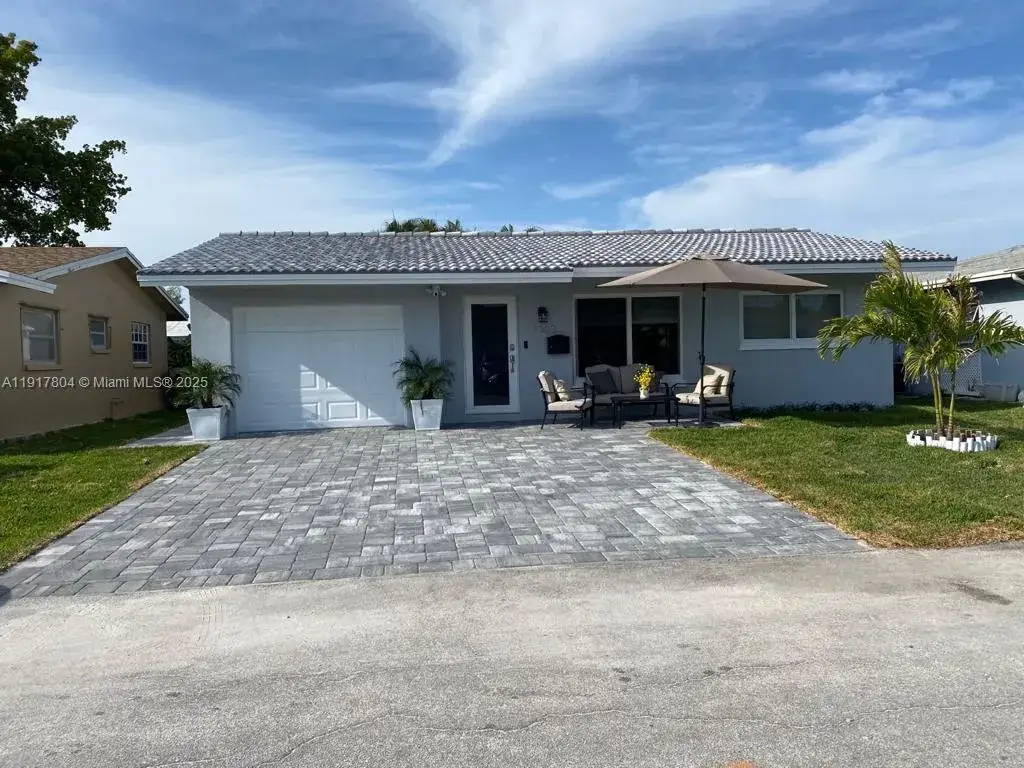2 bedroom 1 bath Residential Lease for rent at 7303 NW 57th Dr # 7303, Tamarac FL 33321