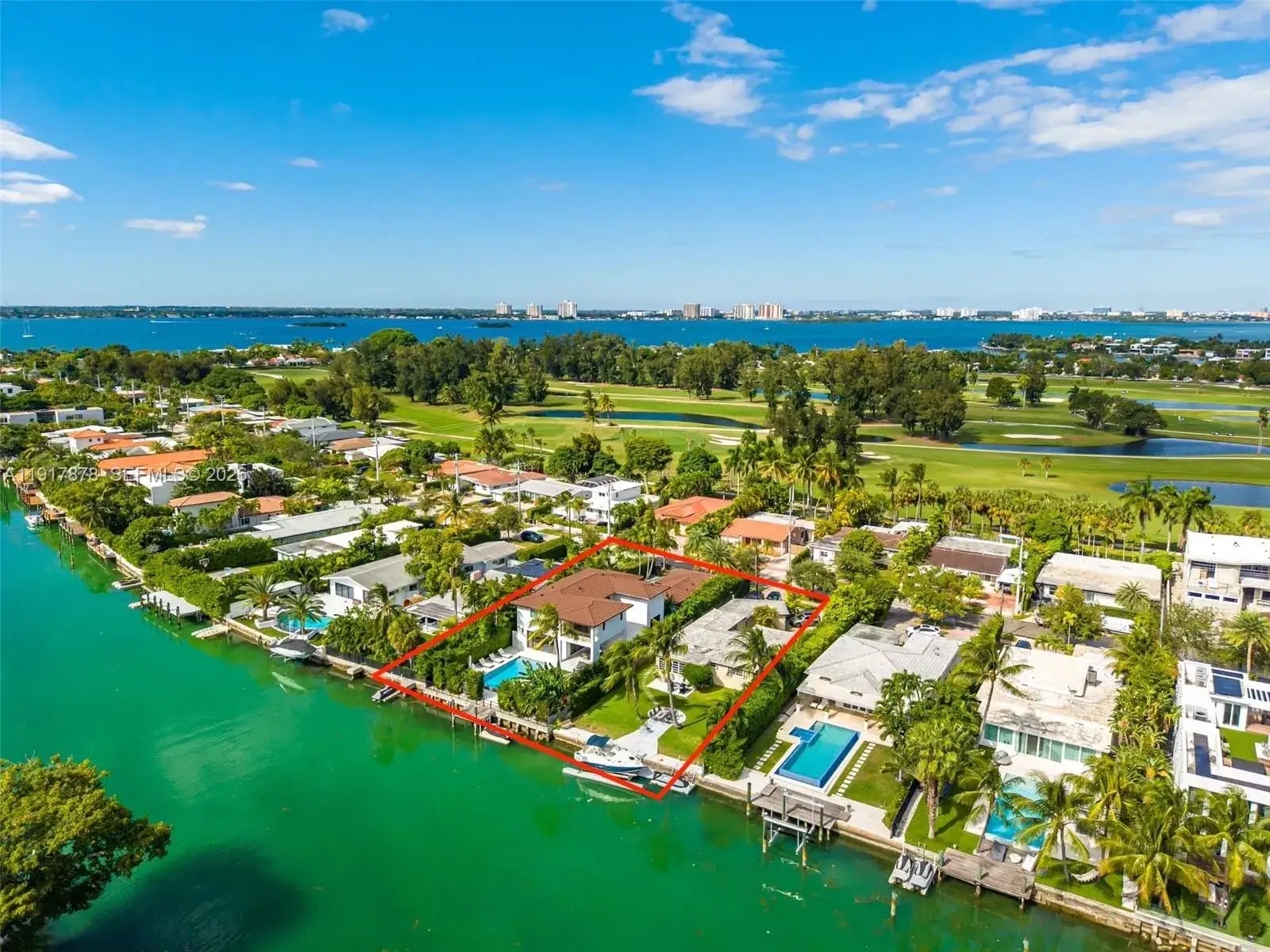 7 bedroom 7 bath Residential for sale at 710 + 700 S Shore Dr, Miami Beach FL 33141