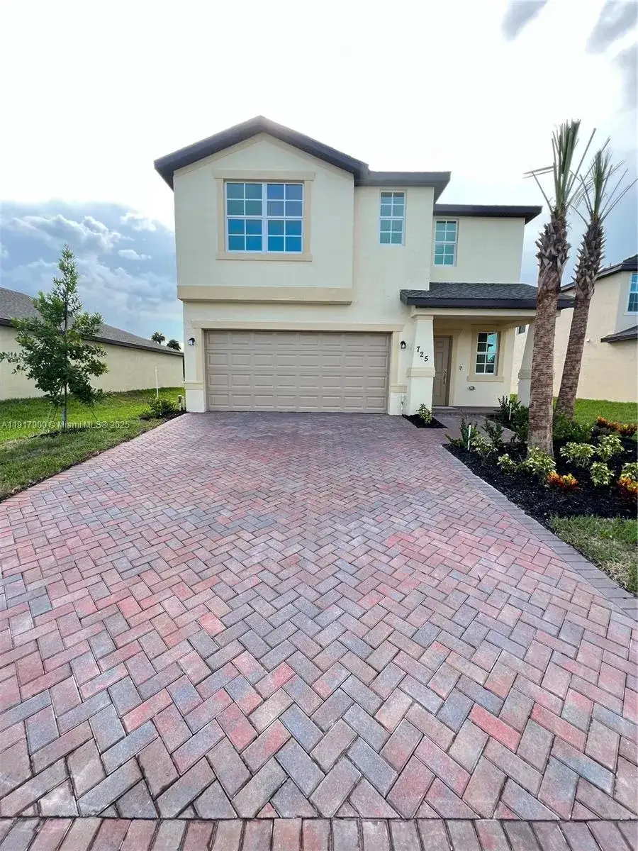 6 bedroom 3 bath Residential Lease for rent at 725 Worlington Ln, Fort Pierce FL 34947