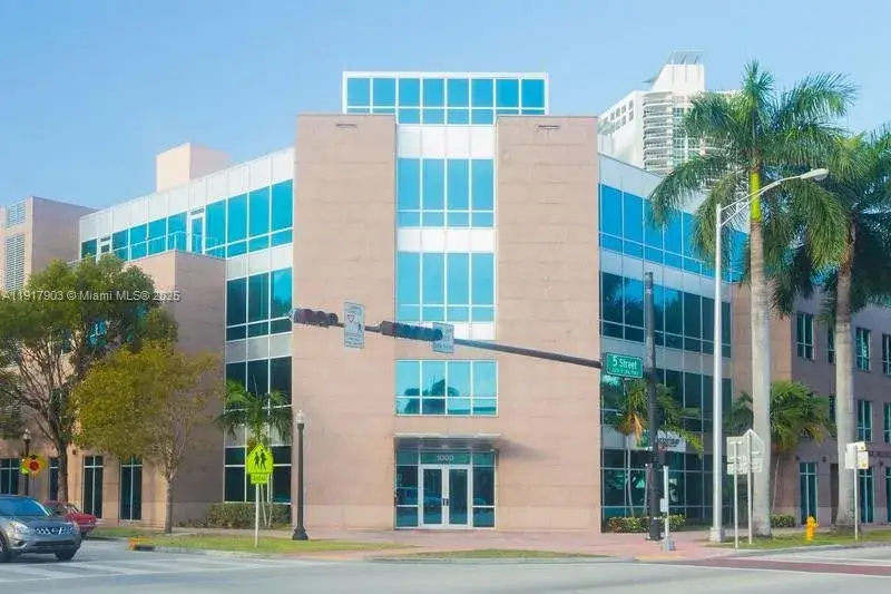 Commercial Sale for sale at 1000 5th St # 103, Miami Beach FL 33139