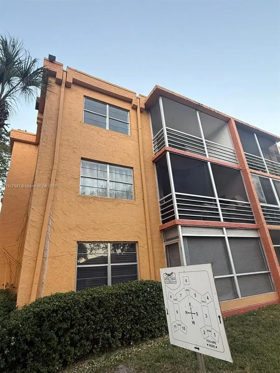 2 bedroom 2 bath Residential for sale at 4304 NW 9th Ave # 3C, Deerfield Beach FL 33064