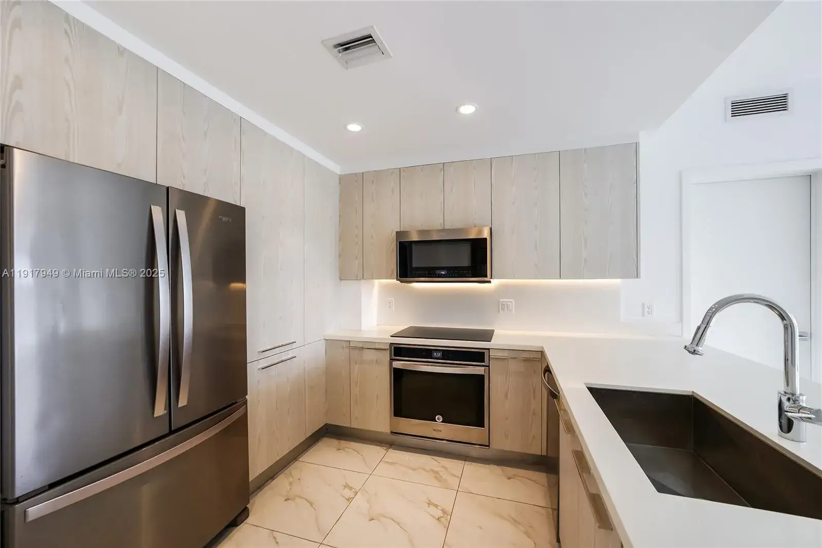 2000 Metropica Way # 306, Sunrise FL 33323