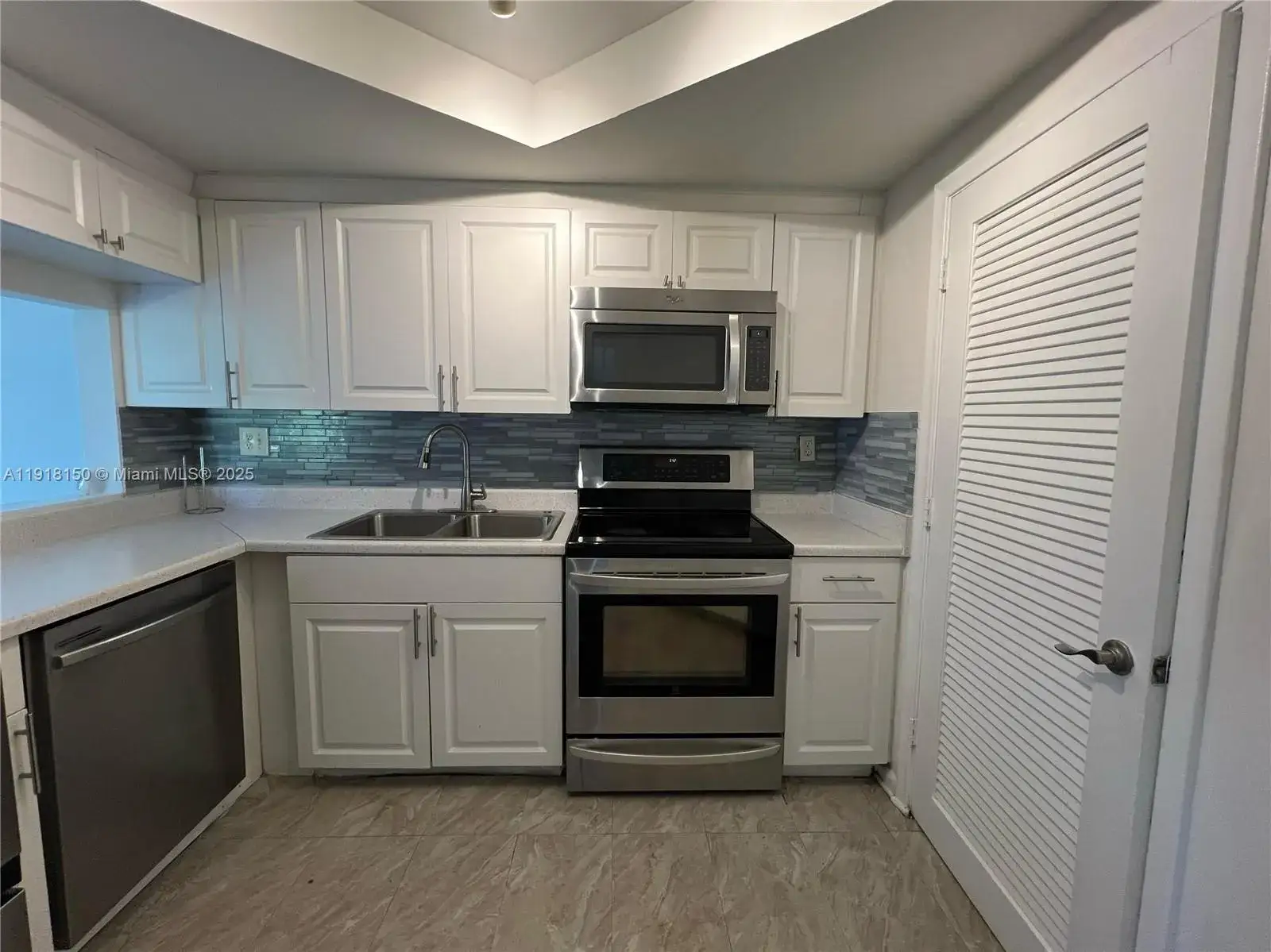 2 bedroom 1 bath Residential for sale at 721 SE 1st Way # B18, Deerfield Beach FL 33441
