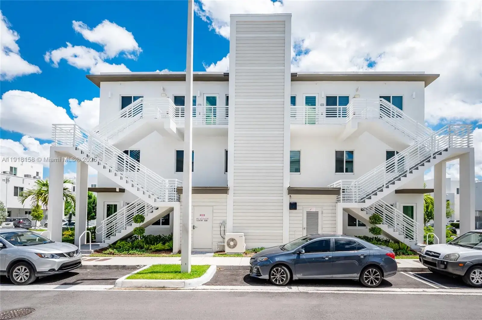 3 bedroom 2 bath Residential for sale at 10290 NW 64th Ter # 103, Doral FL 33178