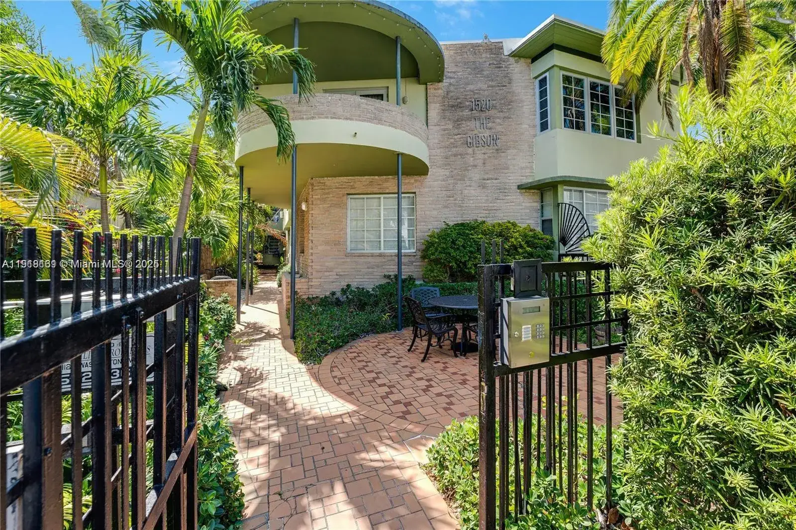 1 bedroom 1 bath Residential for sale at 1520 Euclid Ave # 8, Miami Beach FL 33139