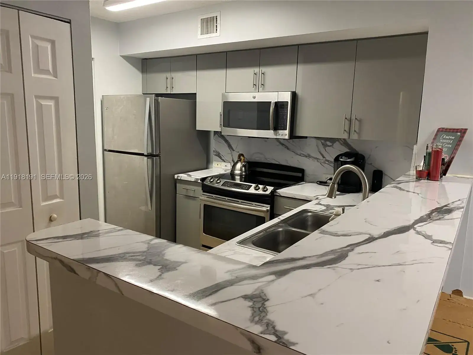 2 bedroom 2 bath Residential Lease for rent at 677 SW 111th Ave # 202, Pembroke Pines FL 33025