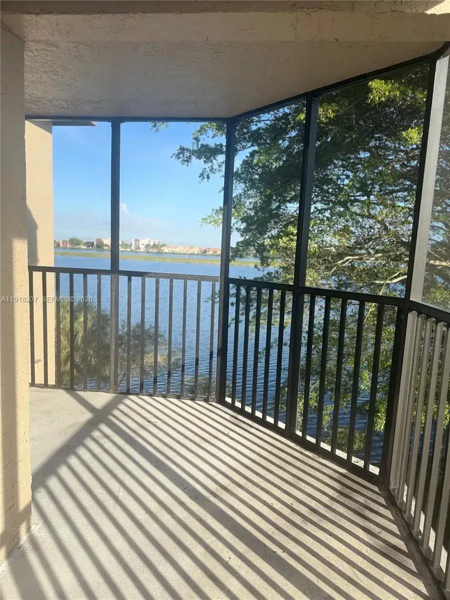 2 bedroom 2 bath Residential for sale at 605 Ives Dairy Rd # 7, Miami FL 33179