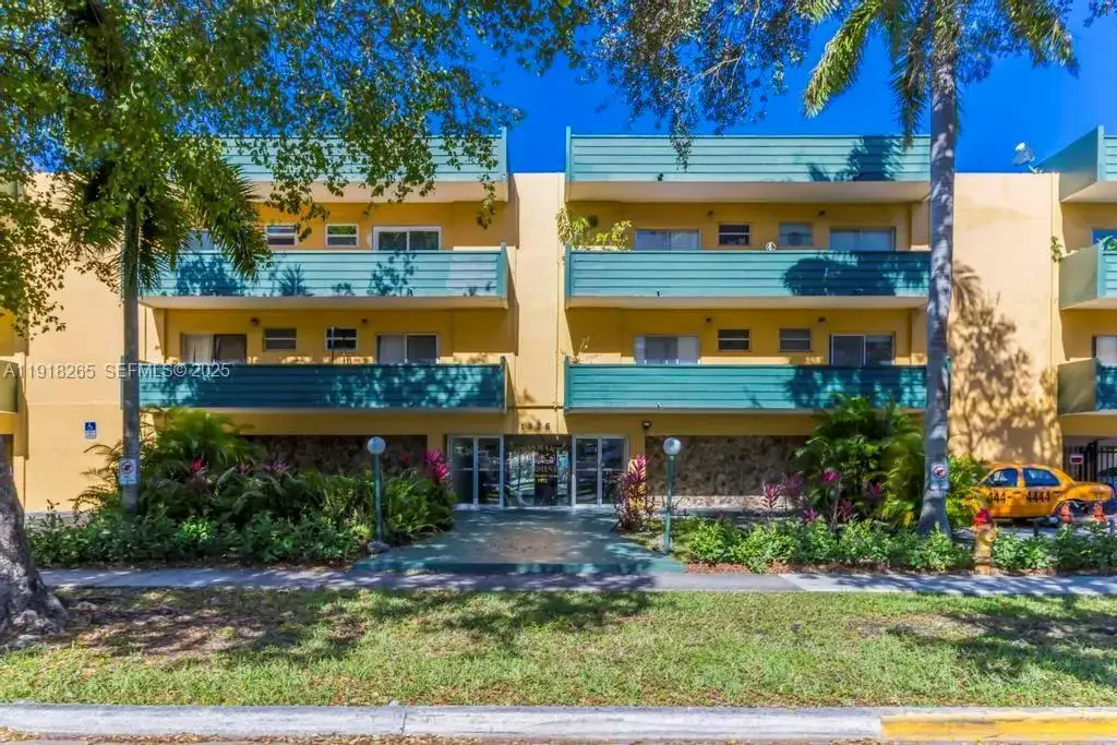 1 bedroom 1 bath Residential Lease for rent at 1975 NE 135th St # 3F, North Miami FL 33181