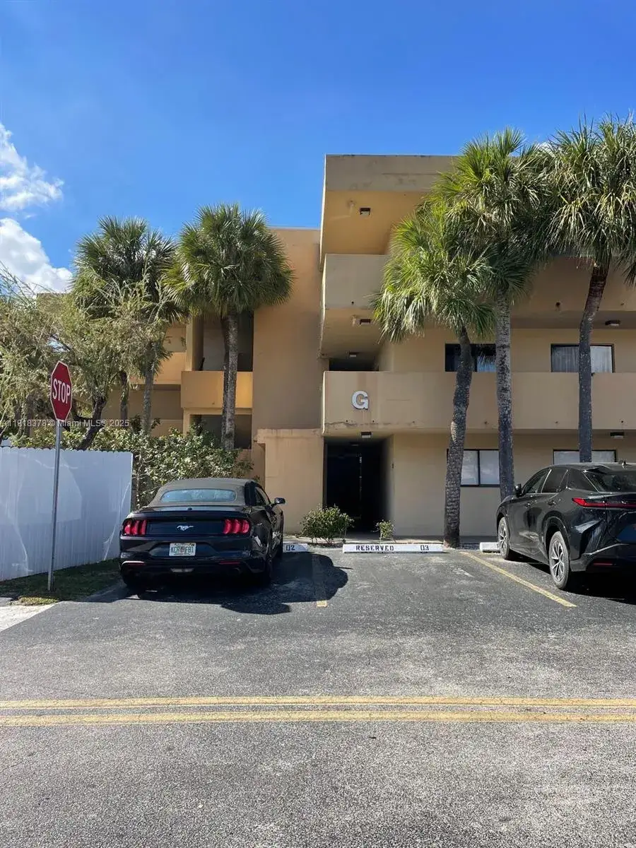 2 bedroom 2 bath Residential Lease for rent at 8415 SW 107th Ave # 261W, Miami FL 33173