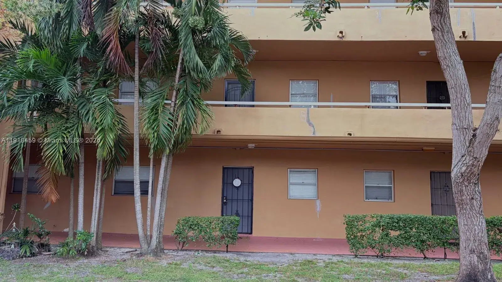 2 bedroom 2 bath Residential for sale at 4111 Stirling Rd # 102, Dania Beach FL 33314