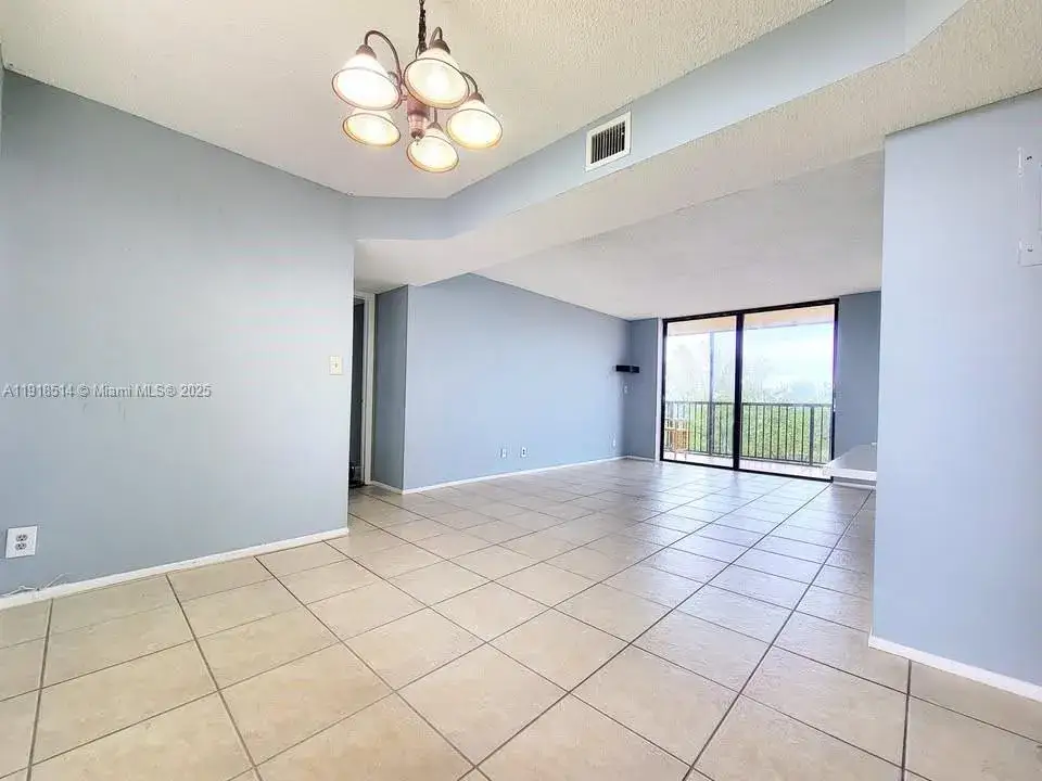 1 bedroom 1 bath Residential Lease for rent at 3400 Blue Lake Dr # 504, Pompano Beach FL 33064