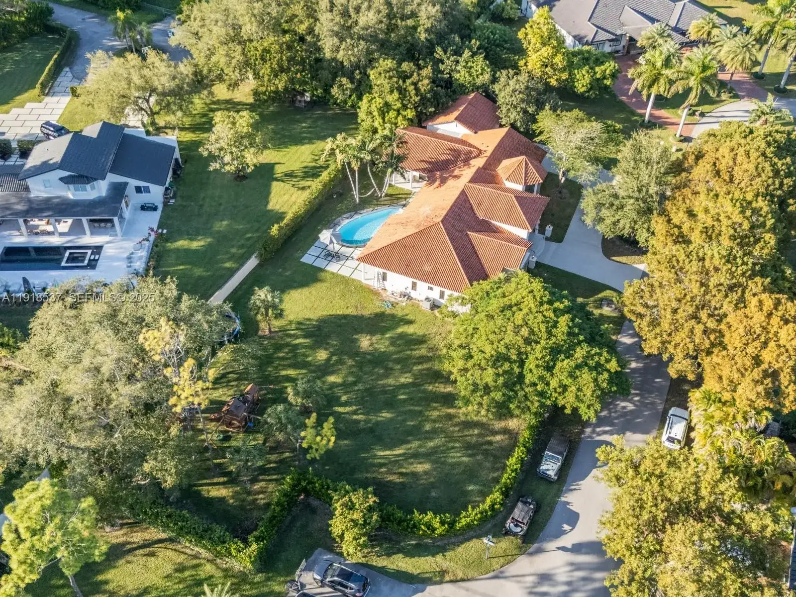 6 bedroom 4 bath Residential for sale at 18326 SW 83rd Pl, Palmetto Bay FL 33157