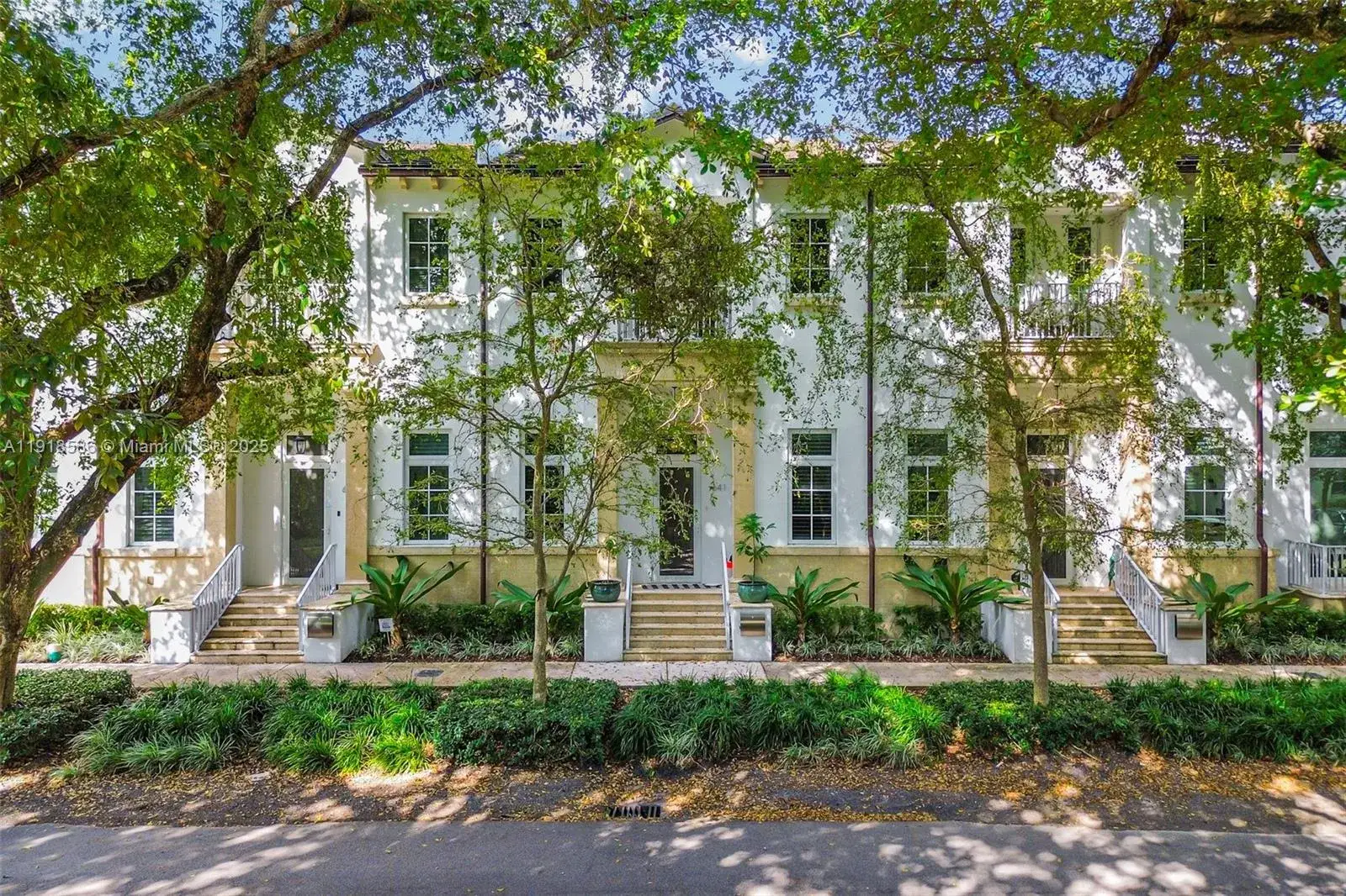 3 bedroom 3 bath Residential for sale at 641 Santander Ave # 3, Coral Gables FL 33134