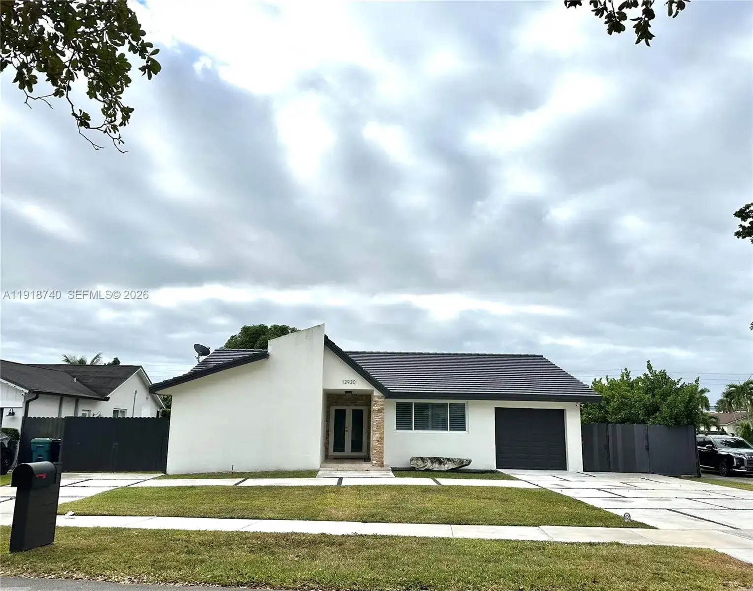 3 bedroom 2 bath Residential for sale at 12920 SW 119th St, Miami FL 33186