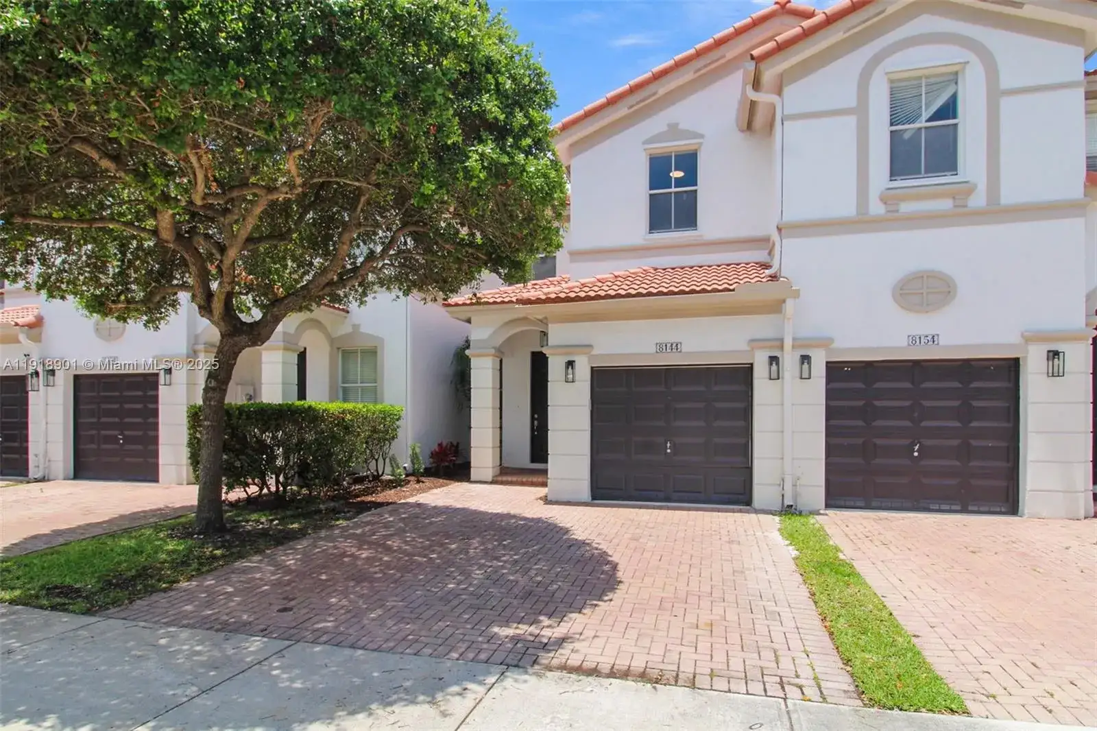 3 bedroom 2 bath Residential for sale at 8144 NW 107th Path, Doral FL 33178