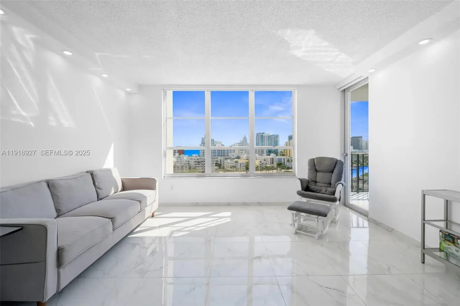 1 bedroom 1 bath Residential for sale at 4101 Pine Tree Dr # 919, Miami Beach FL 33140