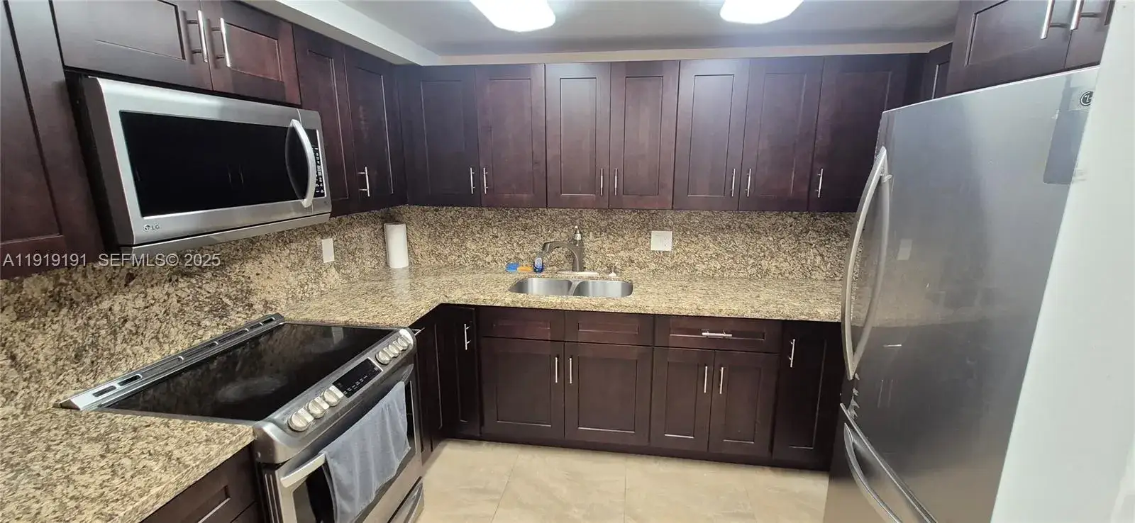 3 bedroom 2 bath Residential for sale at 14401 N Kendall Dr # 205N, Miami FL 33186