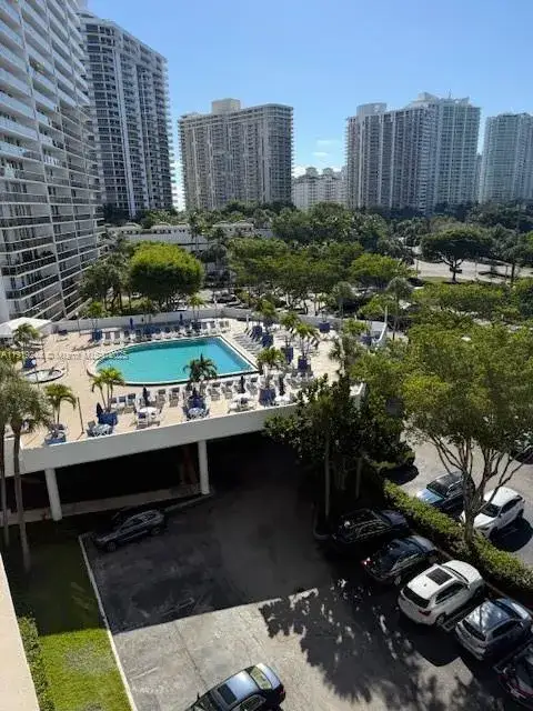 2 bedroom 2 bath Residential for sale at 3701 N Country Club Dr # 706, Aventura FL 33180