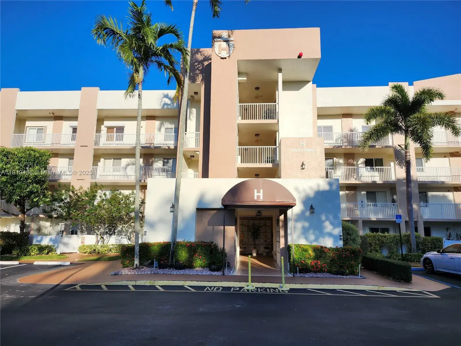 2 bedroom 2 bath Residential for sale at 7852 Trent Dr # 206, Tamarac FL 33321