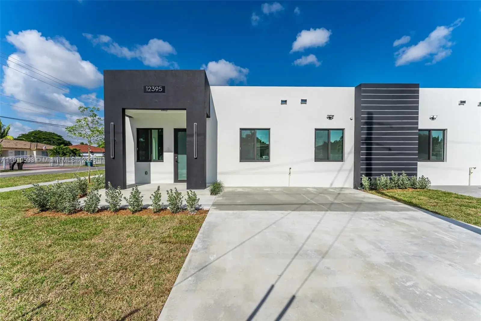 Residential Income for sale at 21911 SW 124th Ave, Miami FL 33170