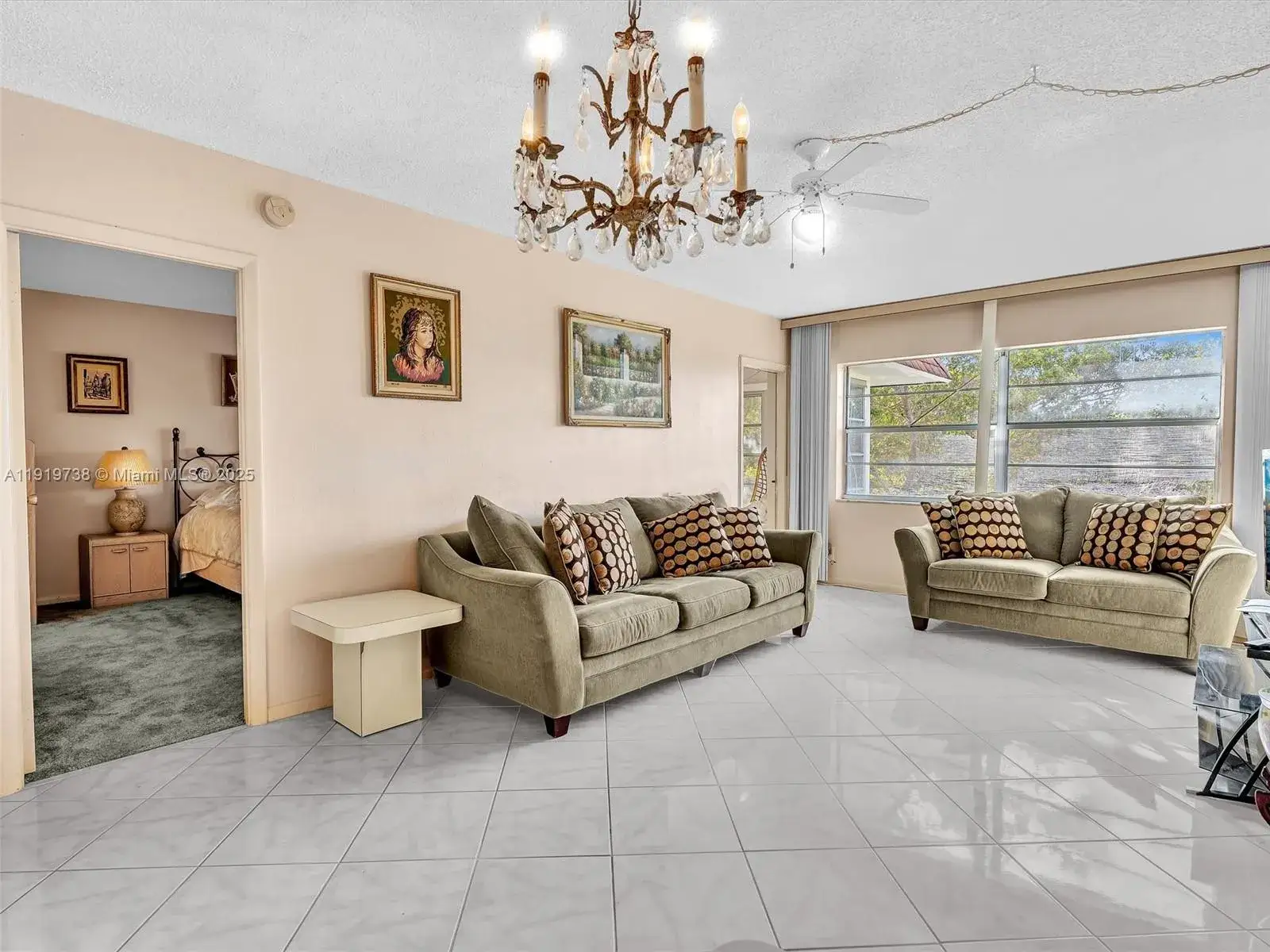 1 bedroom 1 bath Residential for sale at 5102 NW 36th St # 607, Lauderdale Lakes FL 33319