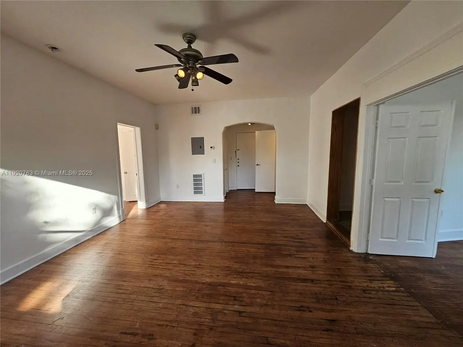 2 bedroom 2 bath Residential for sale at 900 16th St # 207, Miami Beach FL 33139