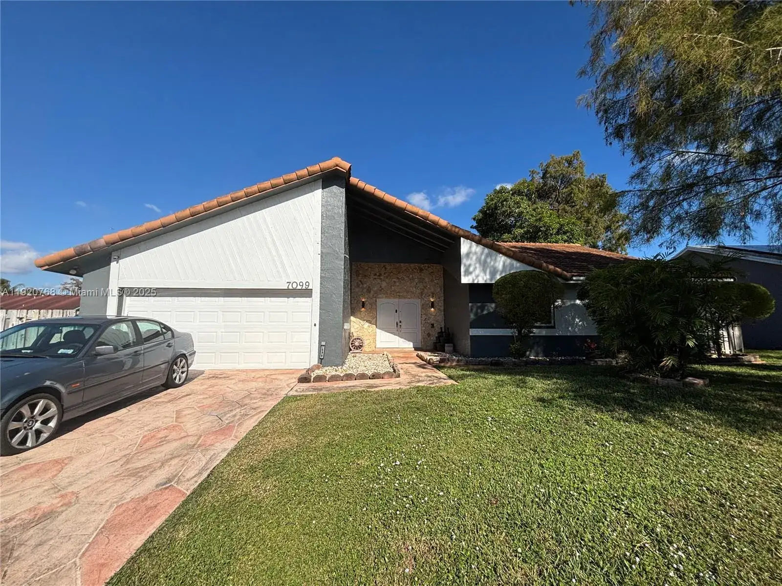 3 bedroom 2 bath Residential Lease for rent at 7099 NW 48th Ct, Lauderhill FL 33319