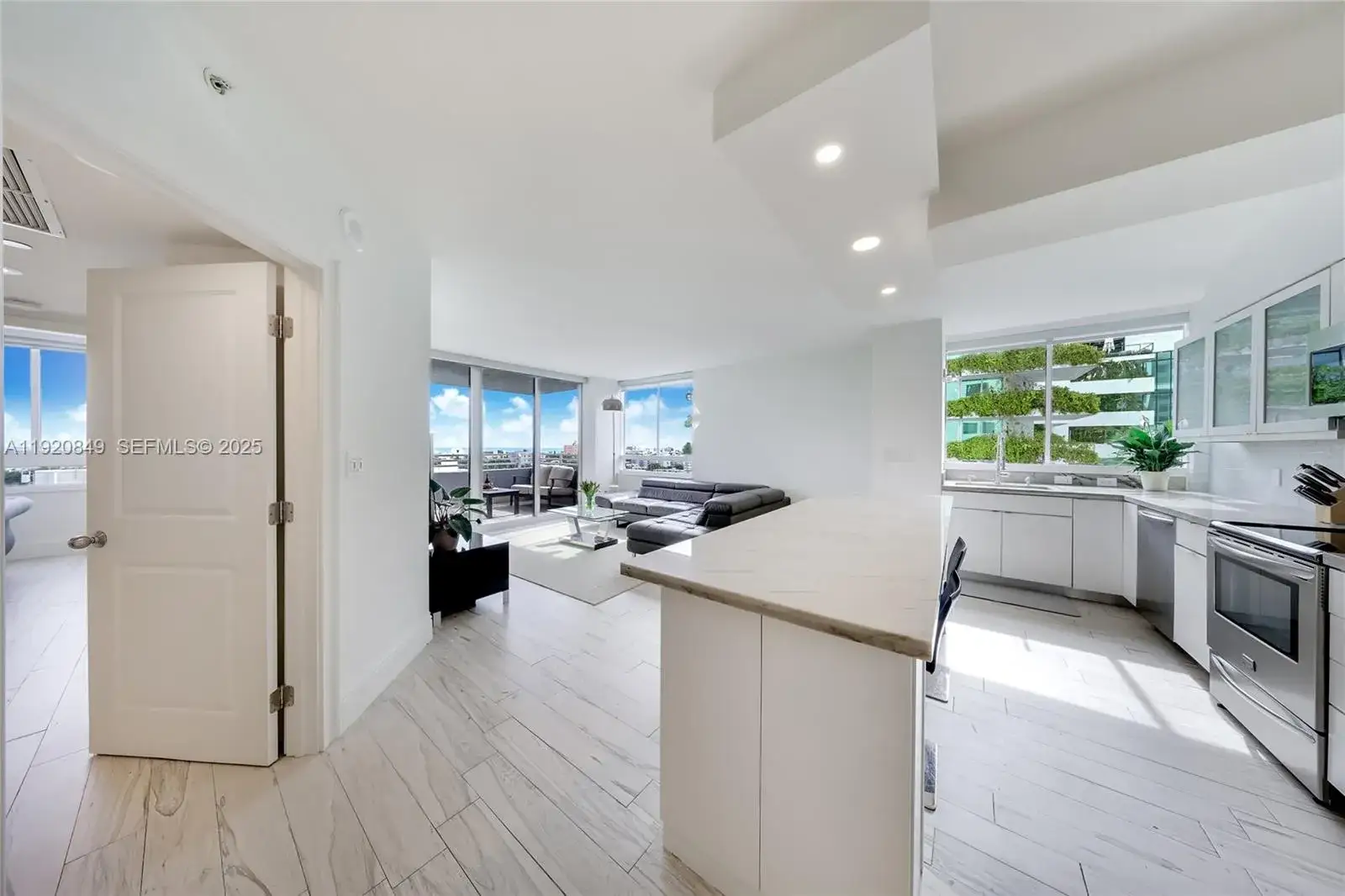 2 bedroom 2 bath Residential for sale at 1330 West Ave # 1414, Miami Beach FL 33139