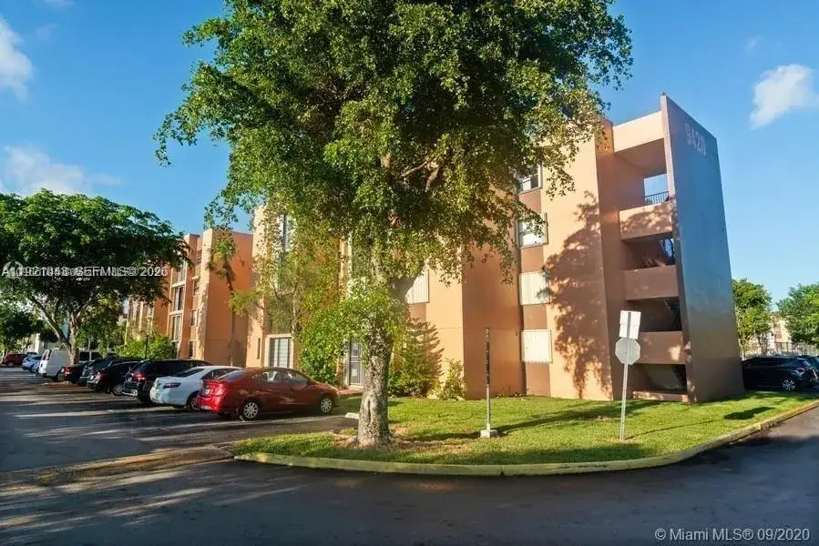 3 bedroom 2 bath Residential Lease for rent at 9431 SW 4th St # 201, Miami FL 33174