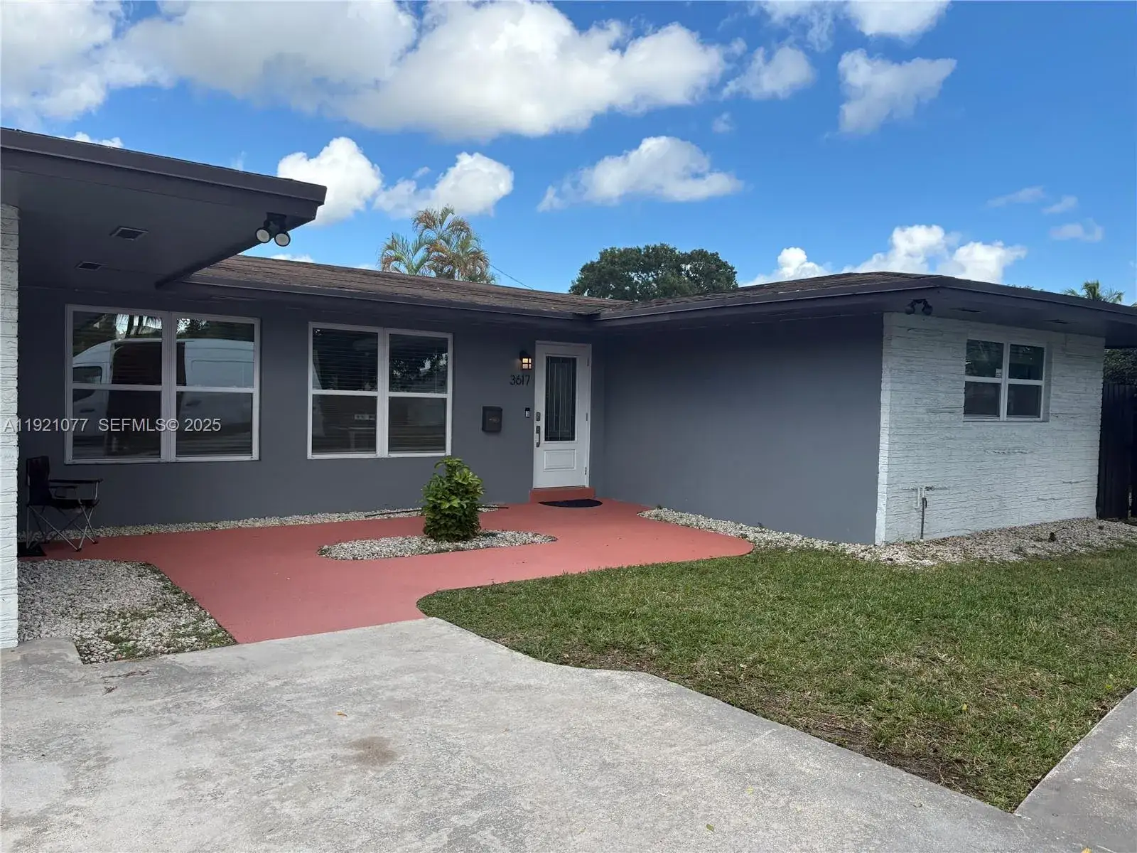 3 bedroom 2 bath Residential Lease for rent at 3617 Cleveland St, Hollywood FL 33021