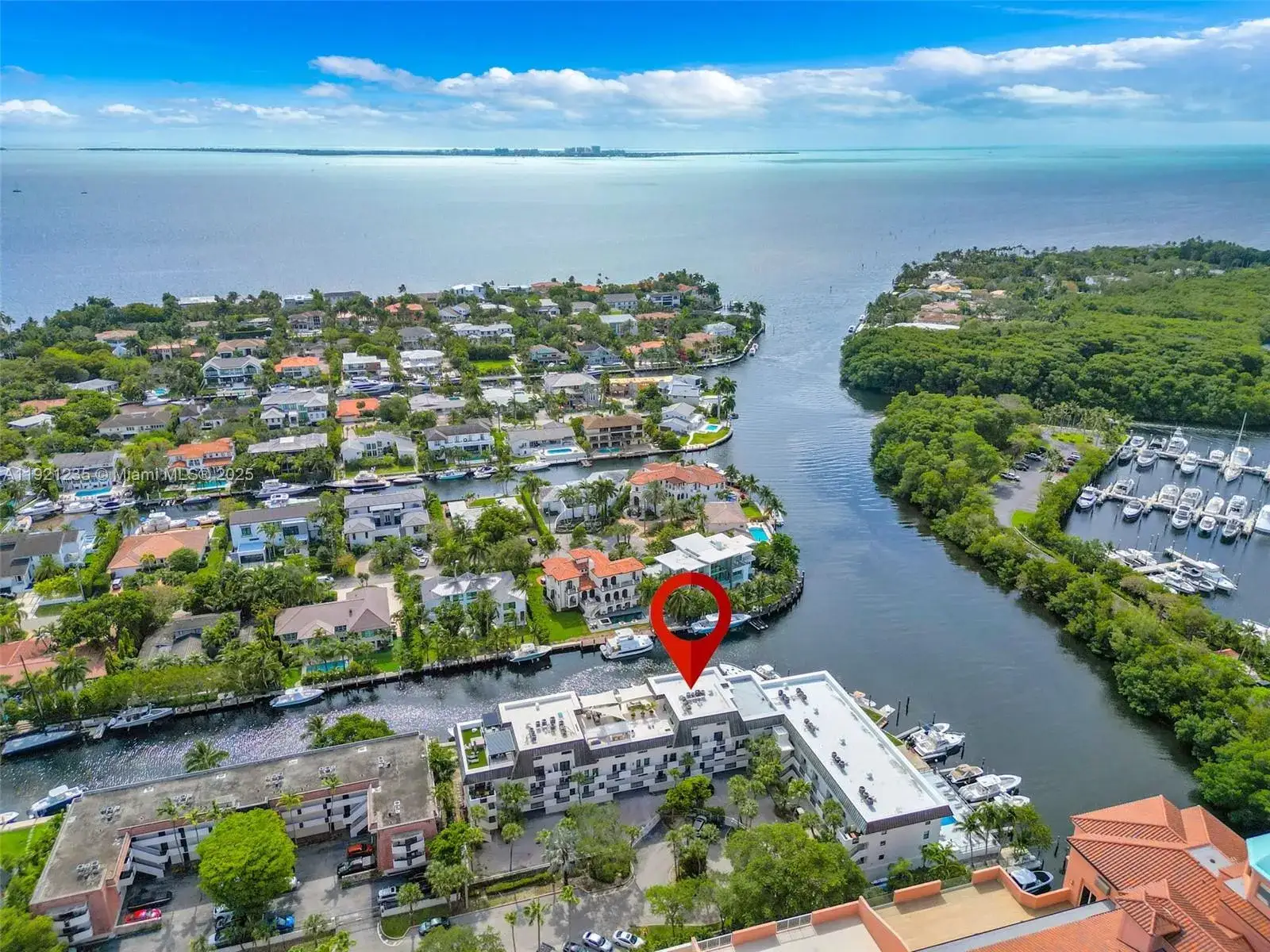 2 bedroom 2 bath Residential for sale at 6901 Edgewater Dr # 315, Coral Gables FL 33133