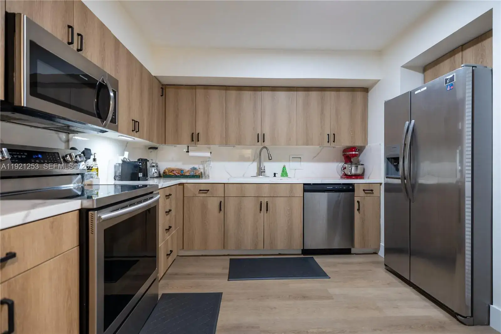 2 bedroom 2 bath Residential Lease for rent at 2810 N 46th Ave # F662, Hollywood FL 33021