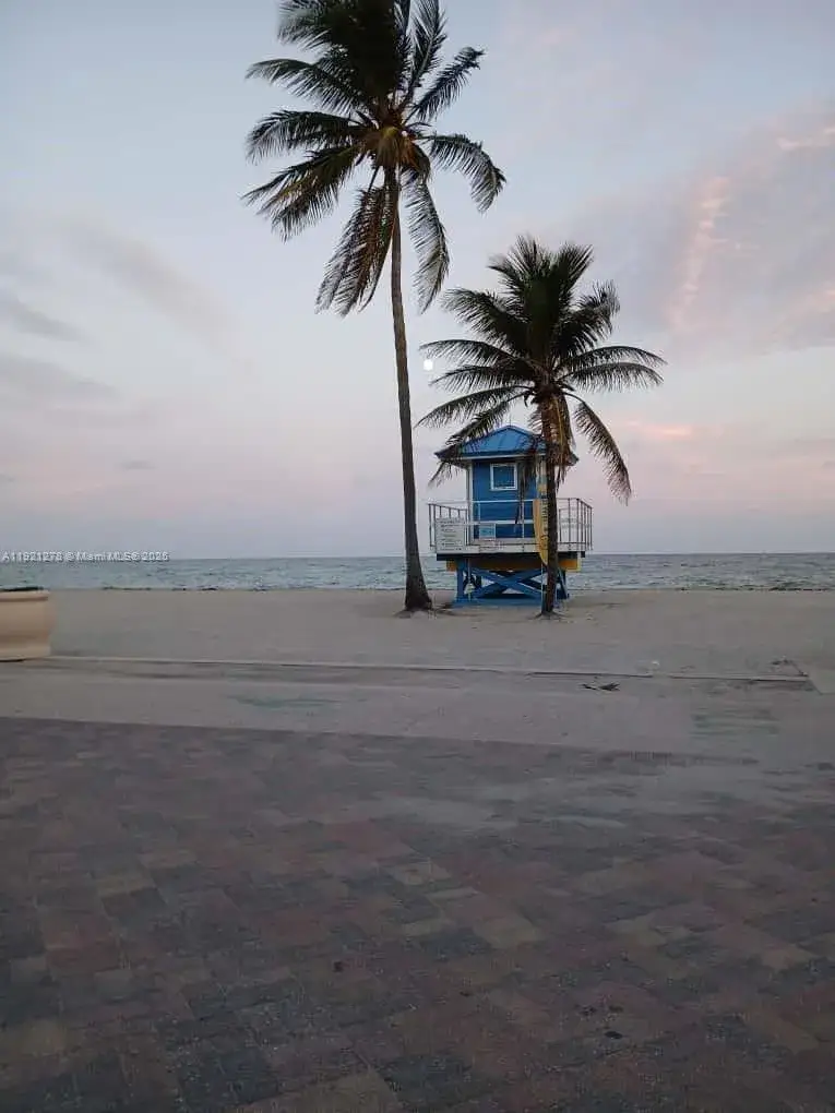 1 bedroom 1 bath Residential Lease for rent at 322 Nebraska St # 1, Hollywood FL 33019