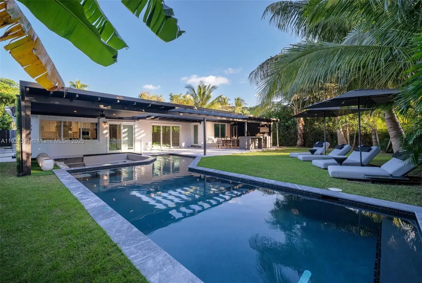 3 bedroom 2 bath Residential for sale at 10618 NE 11th ct, Miami Shores FL 33138