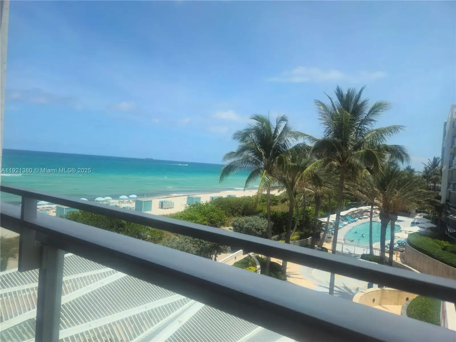 1 bedroom 1 bath Residential Lease for rent at 6801 Collins Ave # 320, Miami Beach FL 33141