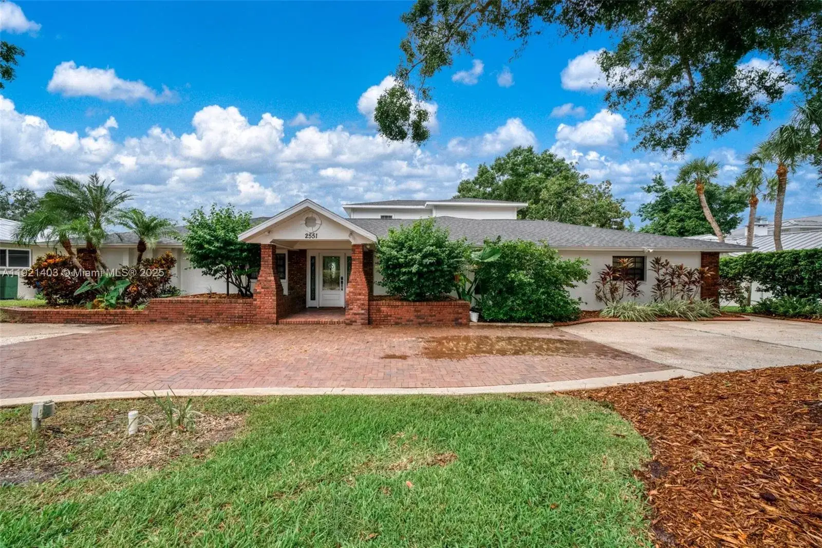 5 bedroom 4 bath Residential Lease for rent at 2551 Lakeview Drive, Sebring FL 33870