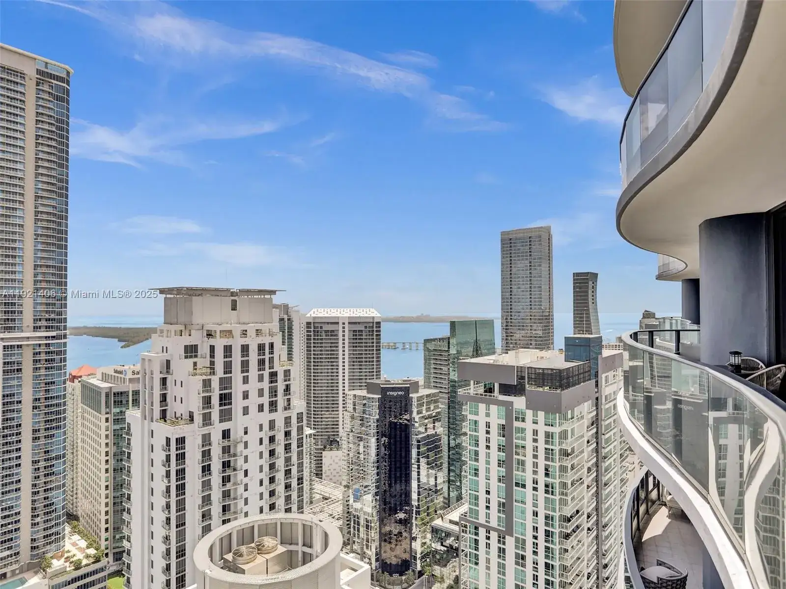 3 bedroom 4 bath Residential Lease for rent at 1000 Brickell Plz, Miami FL 33131