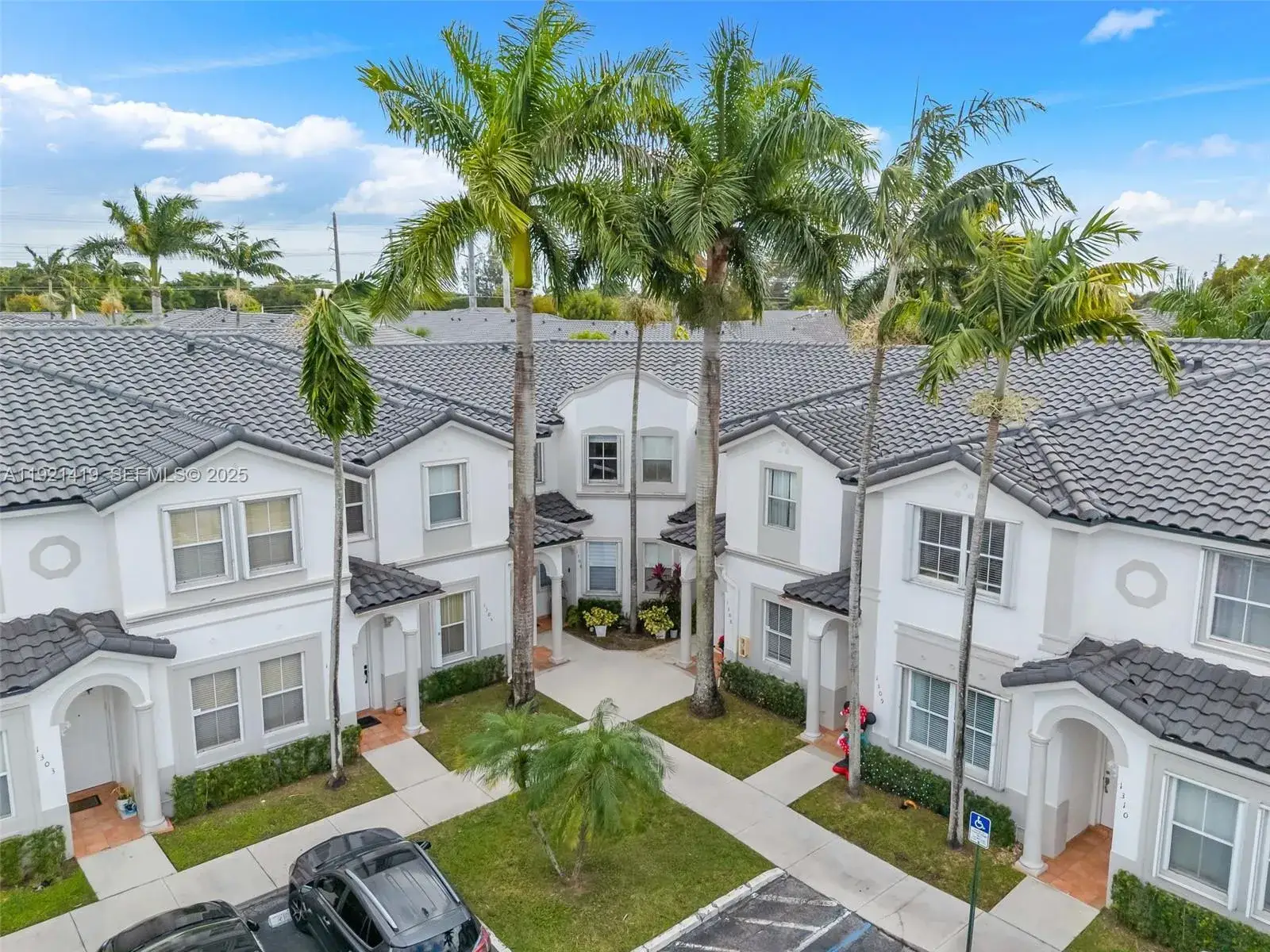 4 bedroom 3 bath Residential for sale at 5610 NW 107th Ave # 1306, Doral FL 33178