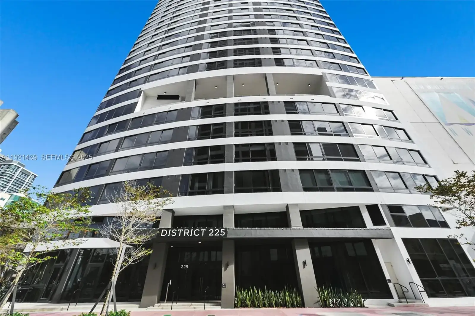 2 bedroom 2 bath Residential for sale at 225 N Miami Avenue # 901, Miami FL 33128