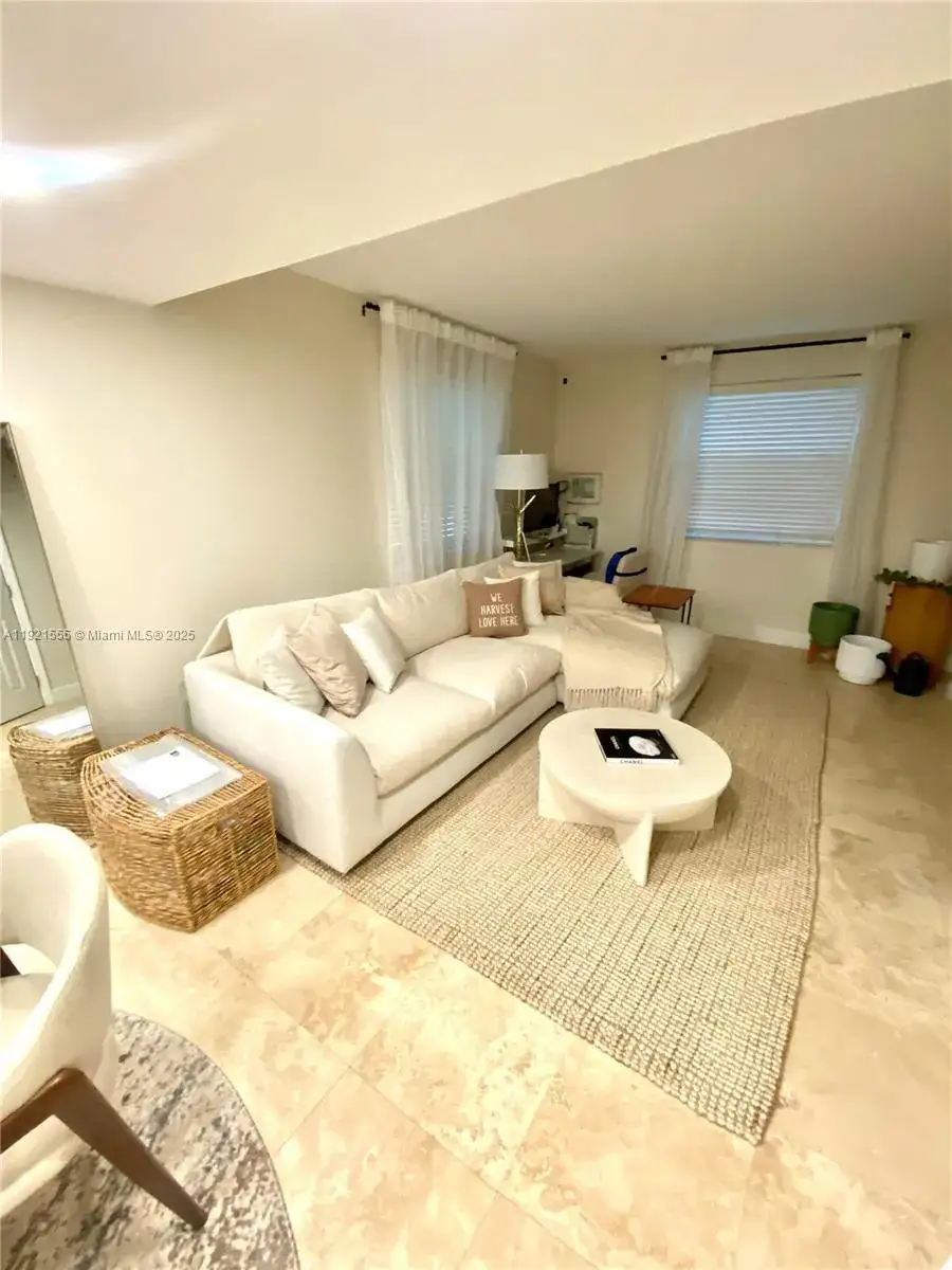 2 bedroom 1 bath Residential for sale at 4600 SW 67th Ave # 240, Miami FL 33155
