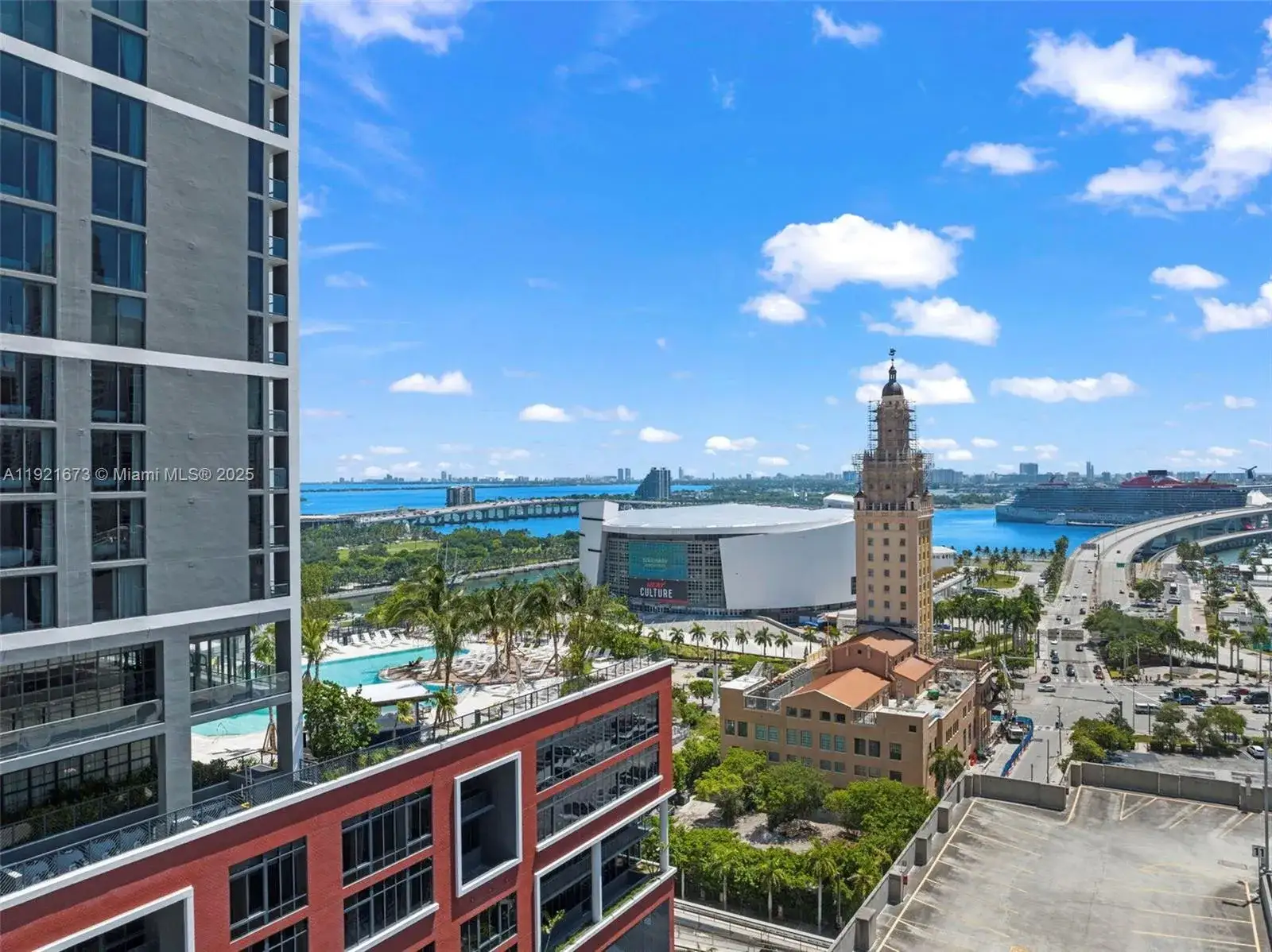 1 bedroom 1 bath Residential for sale at 159 NE 6th St # 5008, Miami FL 33132