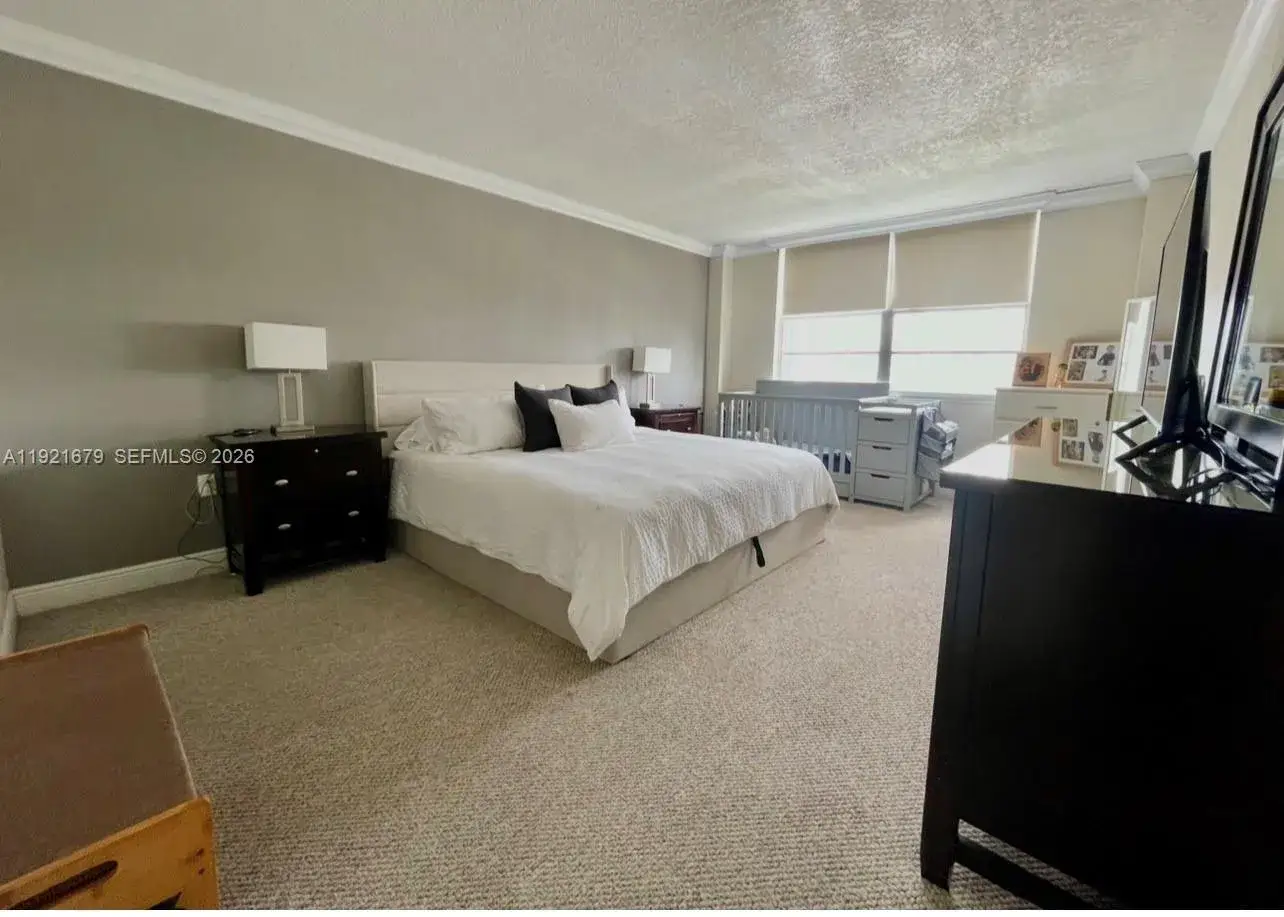 2 bedroom 2 bath Residential Lease for rent at 2851 NE 183rd St # 907E, Aventura FL 33160