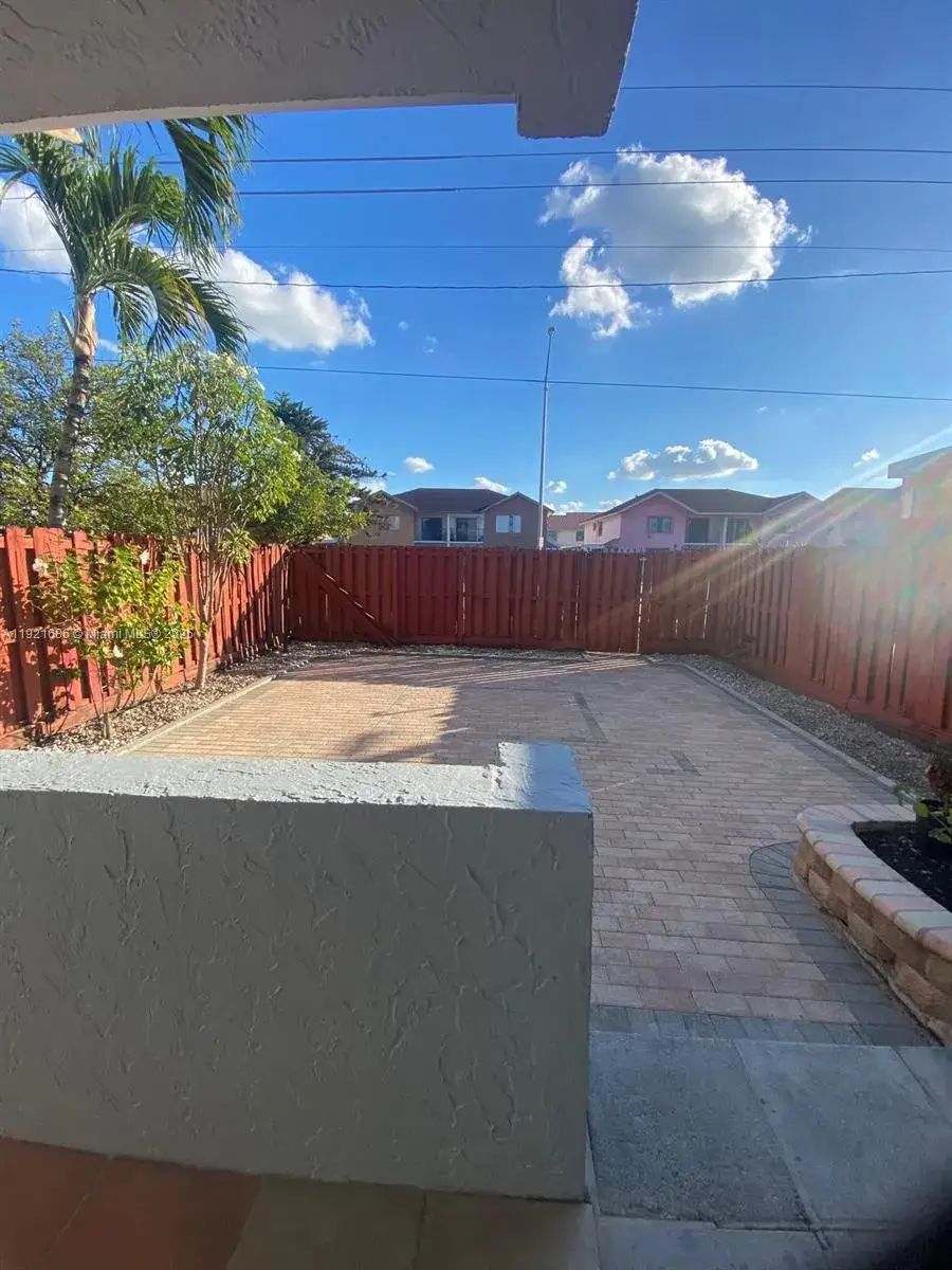 1 bedroom 1 bath Residential for sale at 1725 W 60th St # F128, Hialeah FL 33012