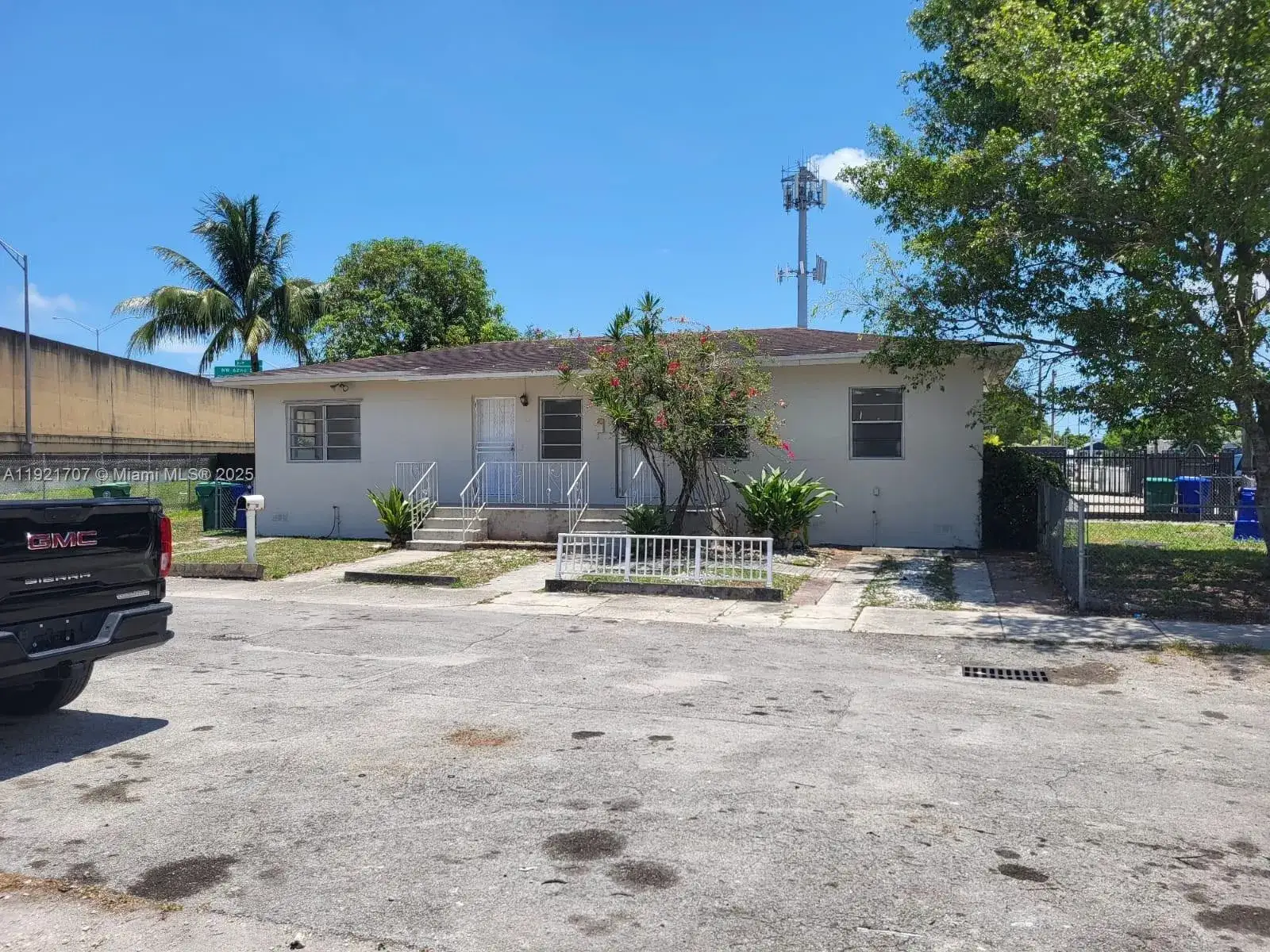 2 bedroom 1 bath Residential Lease for rent at 640 NW 77th St # 1, Miami FL 33150