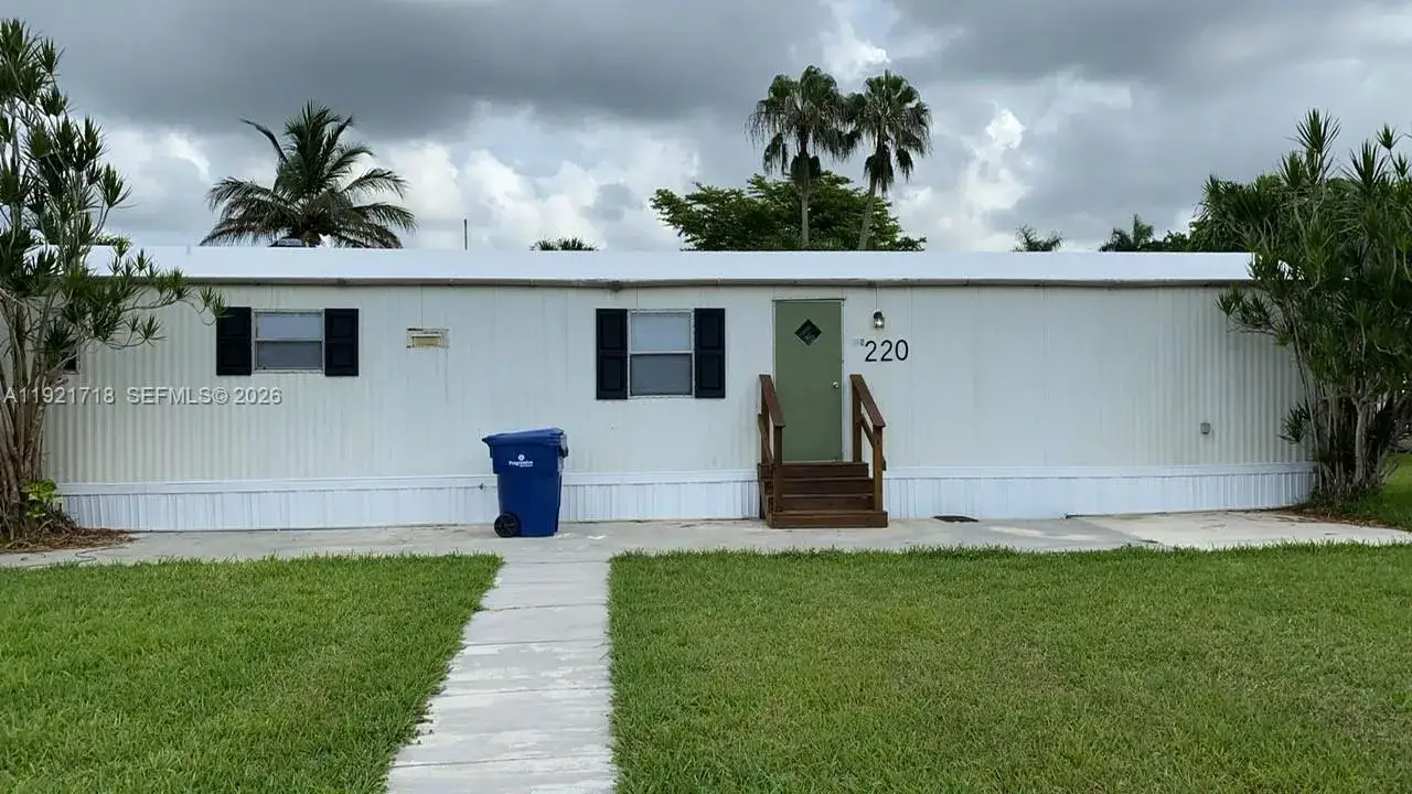 3 bedroom 2 bath Residential for sale at 35250 SW 177th Ct #220, Homestead FL 33034