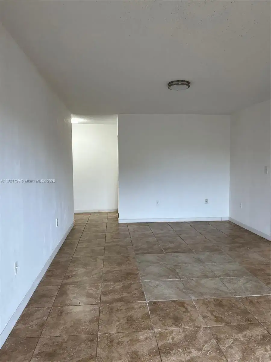 1 bedroom 1 bath Residential for sale at 13500 NE 3rd Ct # 402, North Miami FL 33161