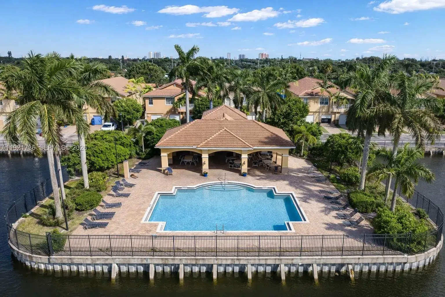 2 bedroom 2 bath Residential for sale at 1718 Carvelle Dr # 1718, Riviera Beach FL 33404