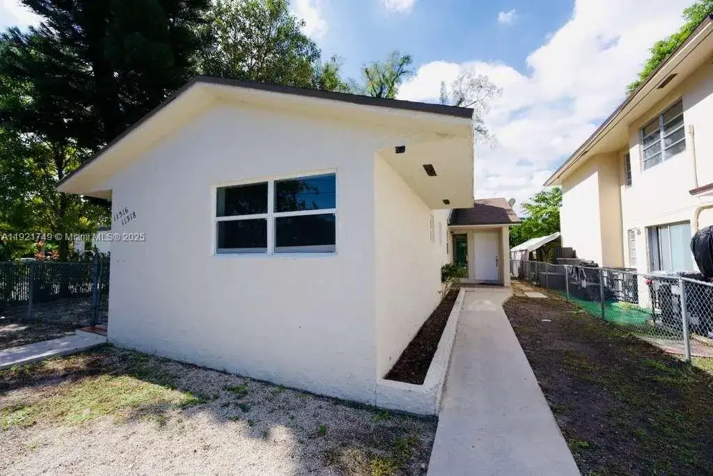3 bedroom 2 bath Residential Lease for rent at 11316 Peachtree Dr # 2, Miami FL 33161