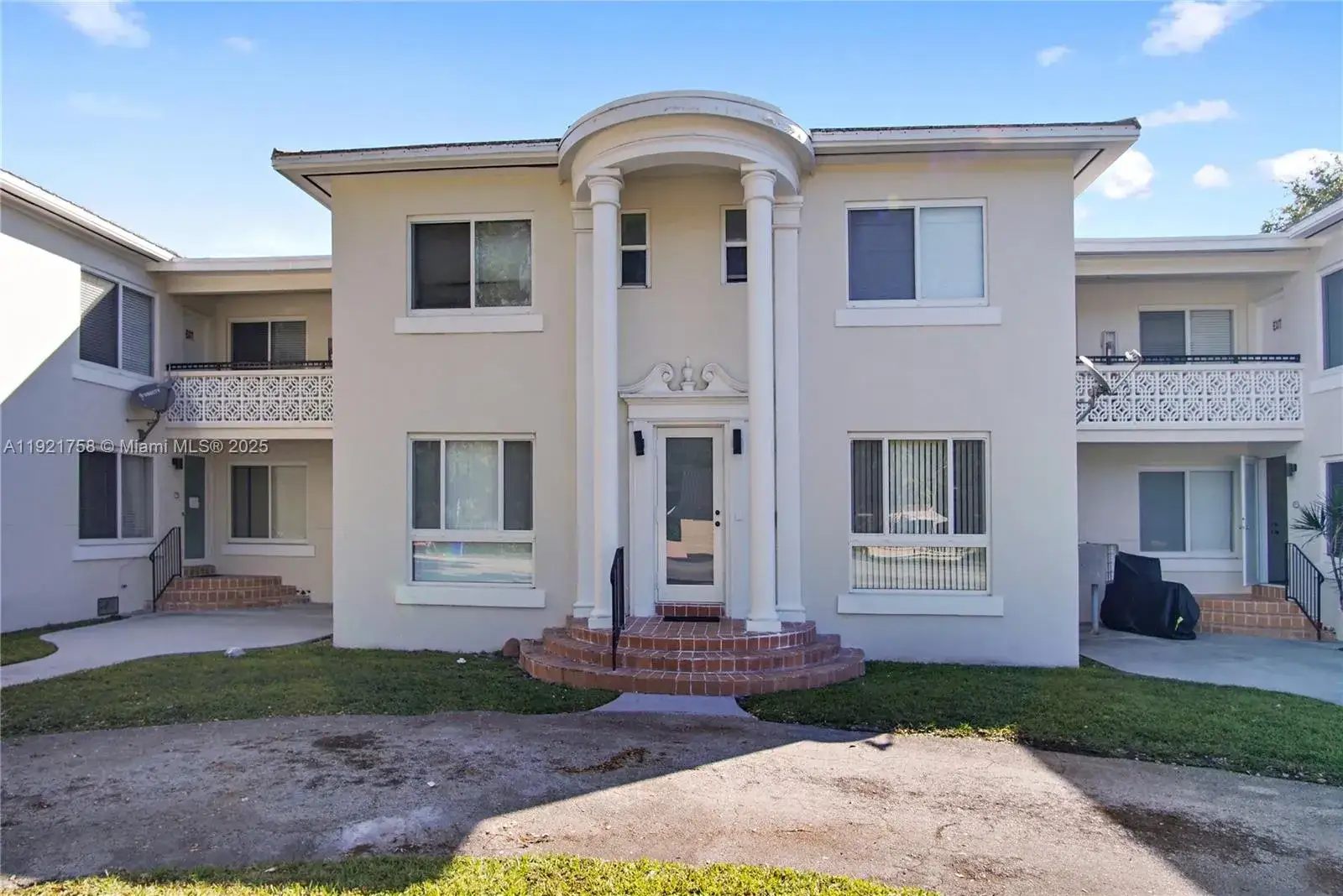 1 bedroom 1 bath Residential Lease for rent at 1567 S Le Jeune Rd # 3, Miami FL 33134